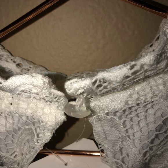 NWT Lace Keyhole Dress - Picture 6 of 7